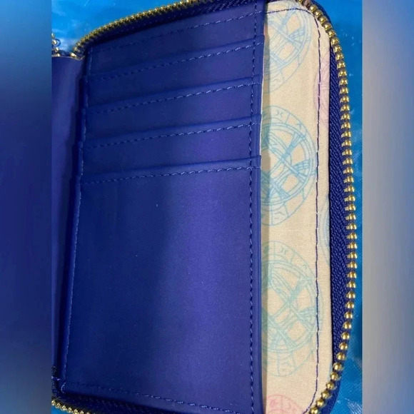 Marvel / Loungefly - Doctor Strange / Glow in the Dark Wallet - BNWT πͺπ§ββοΈ - Picture 10 of 16